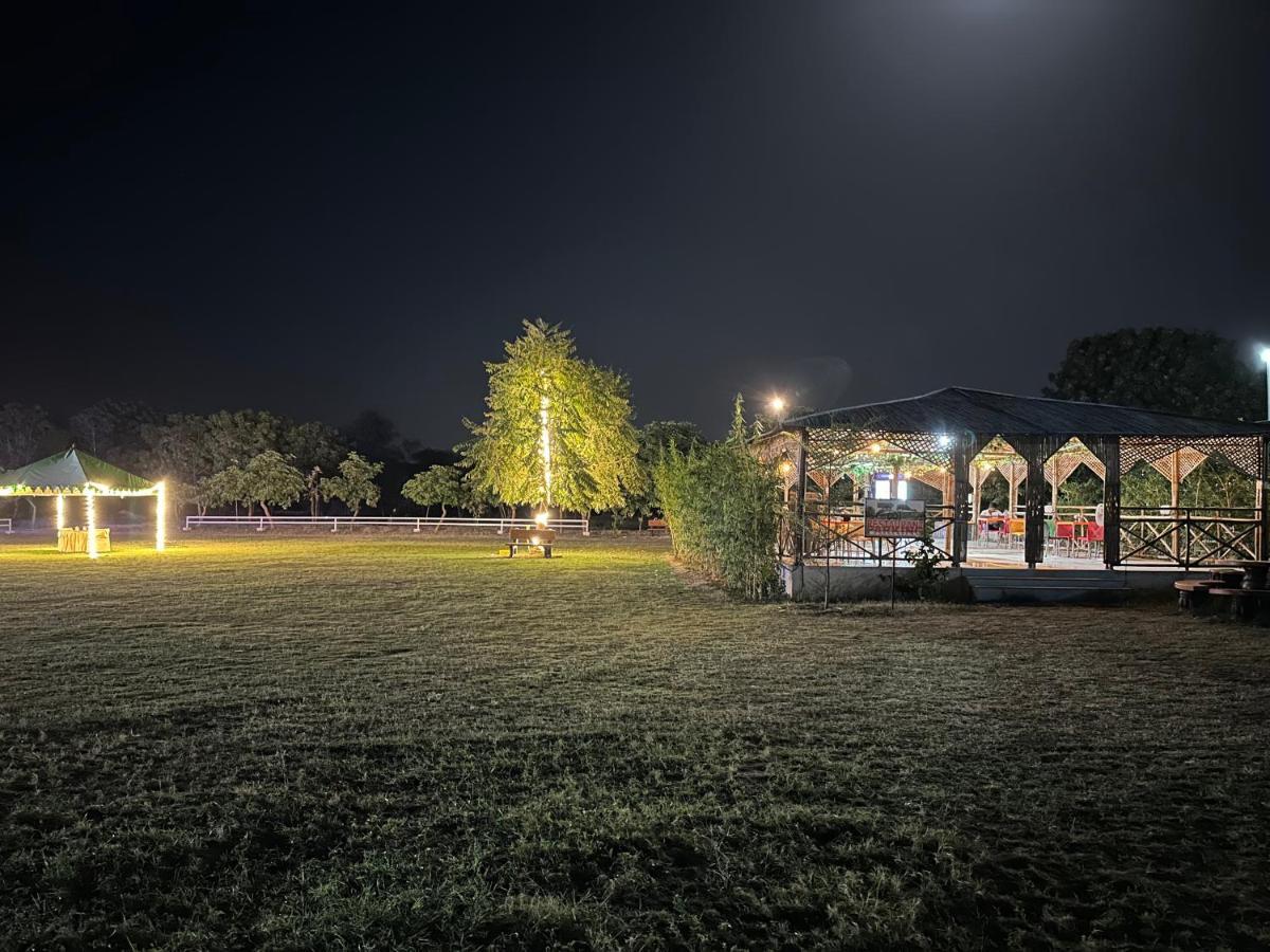 Modhera Sunrise Resort - Tents Bhungas Jungle Restaurants & Candlelight Dining Kalri Exterior foto